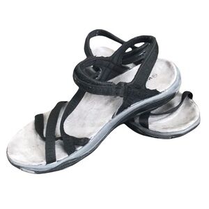 𝅺WANDERLUST black lattice Meghan sandals size 7